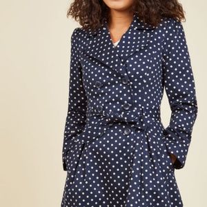 Classic and fun polka-dot trench (1X)